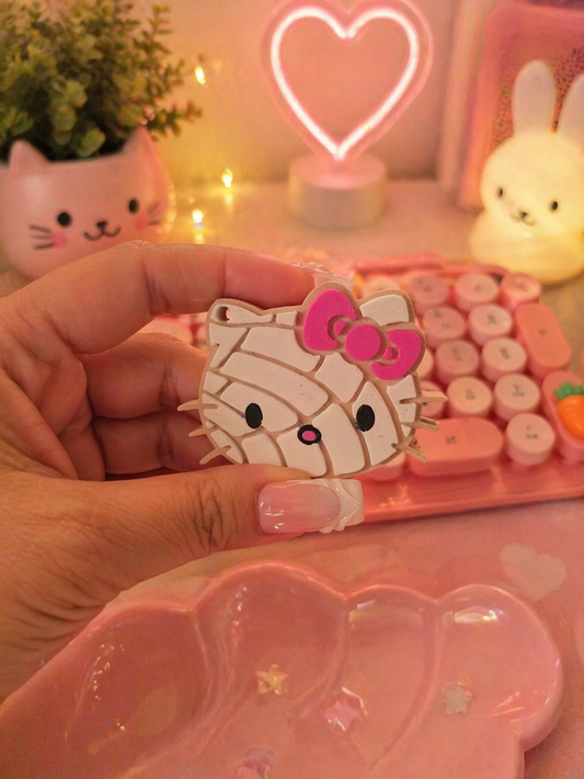 Hello Kitty Concha Keychain Can Opener