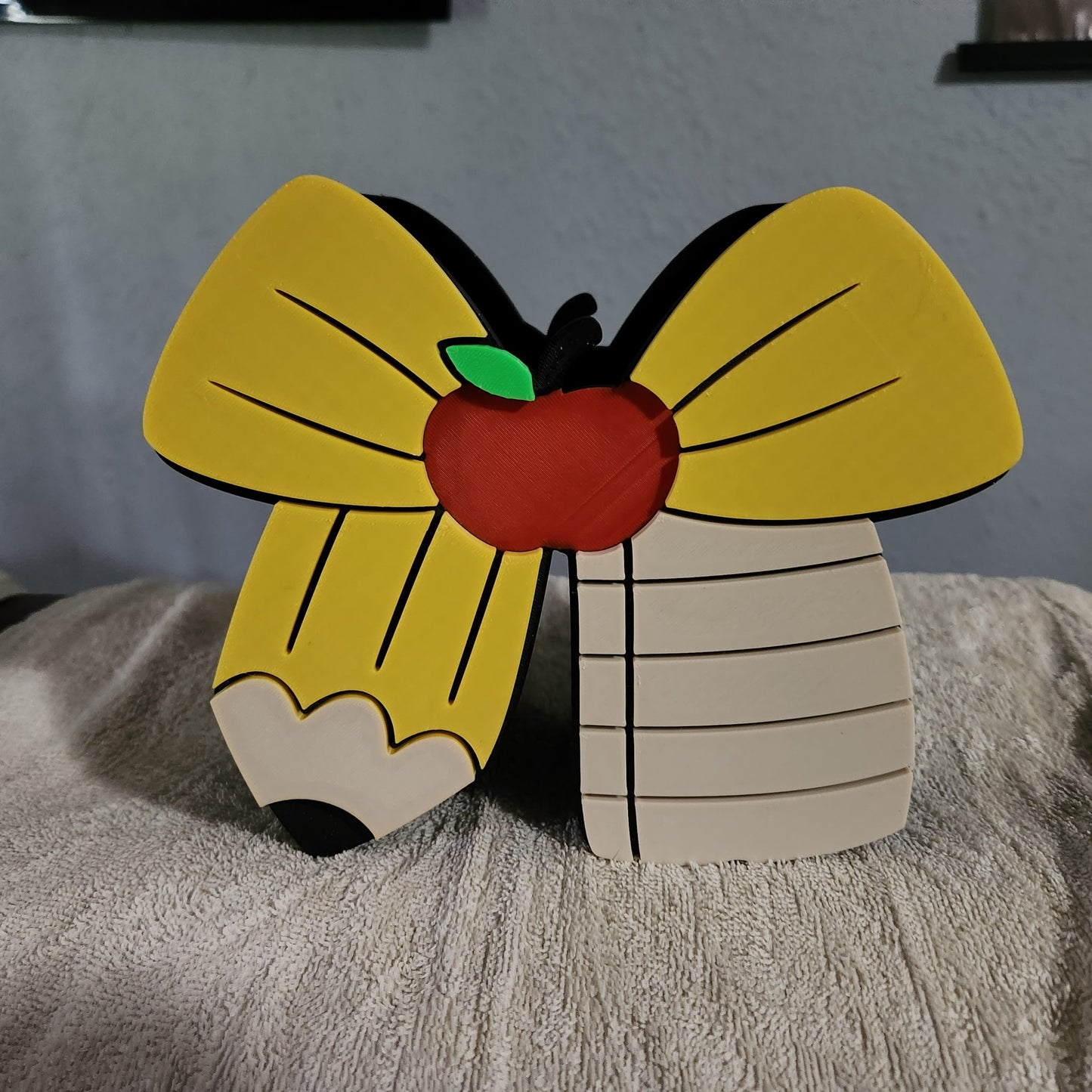 Teacher Bow Pen Holder